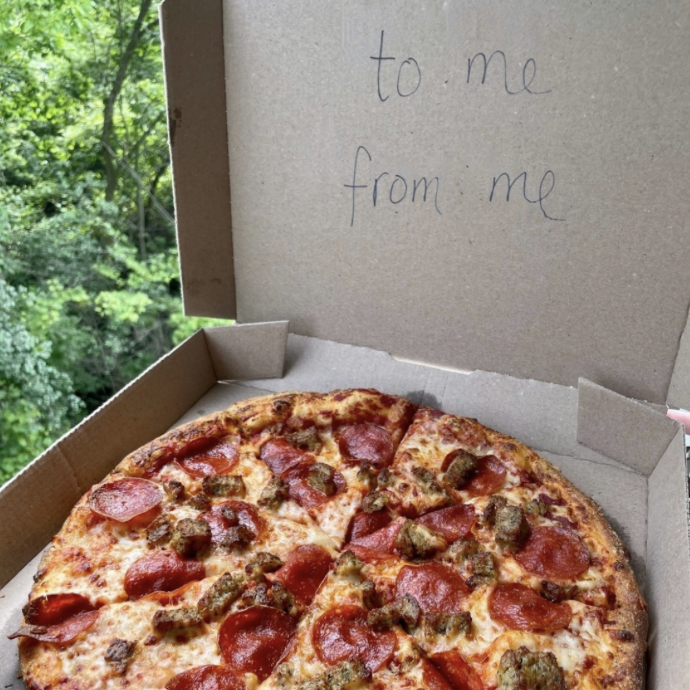 DominosJa's tweet photo. Treat someone you love today 😉
This and every #TwoToppingsThursday purchase a LARGE cheese pizza and get any two toppings for FREE!
.
ORDER & PAY ONLINE
#DominosJA
#FREEDelivery
#OrderAndPayOnline https://t.co/IijDQyo4ab
