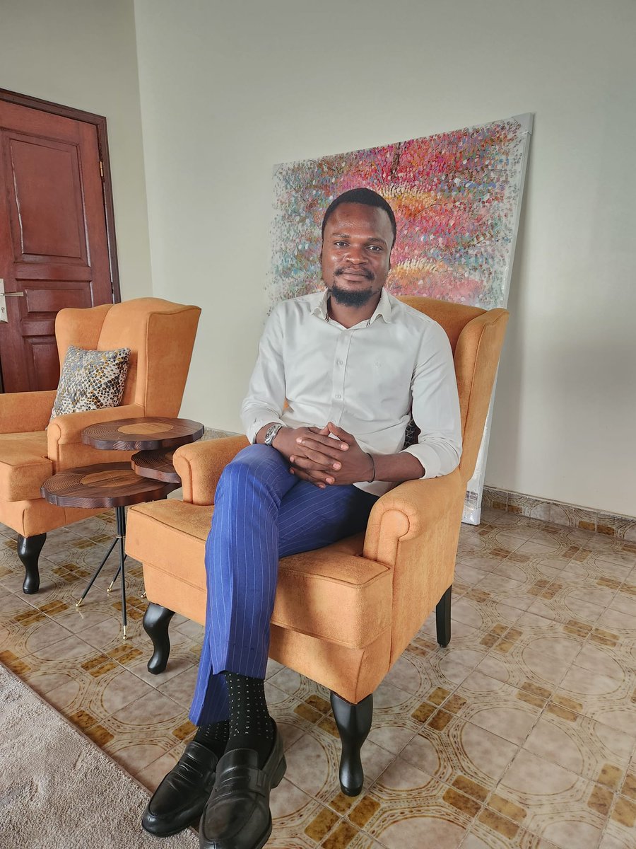 reneokoko1's tweet image. #GÉNÉRATION90 TOUS AU #PARLEMENT.
#Honorable René OKOKO ✌️