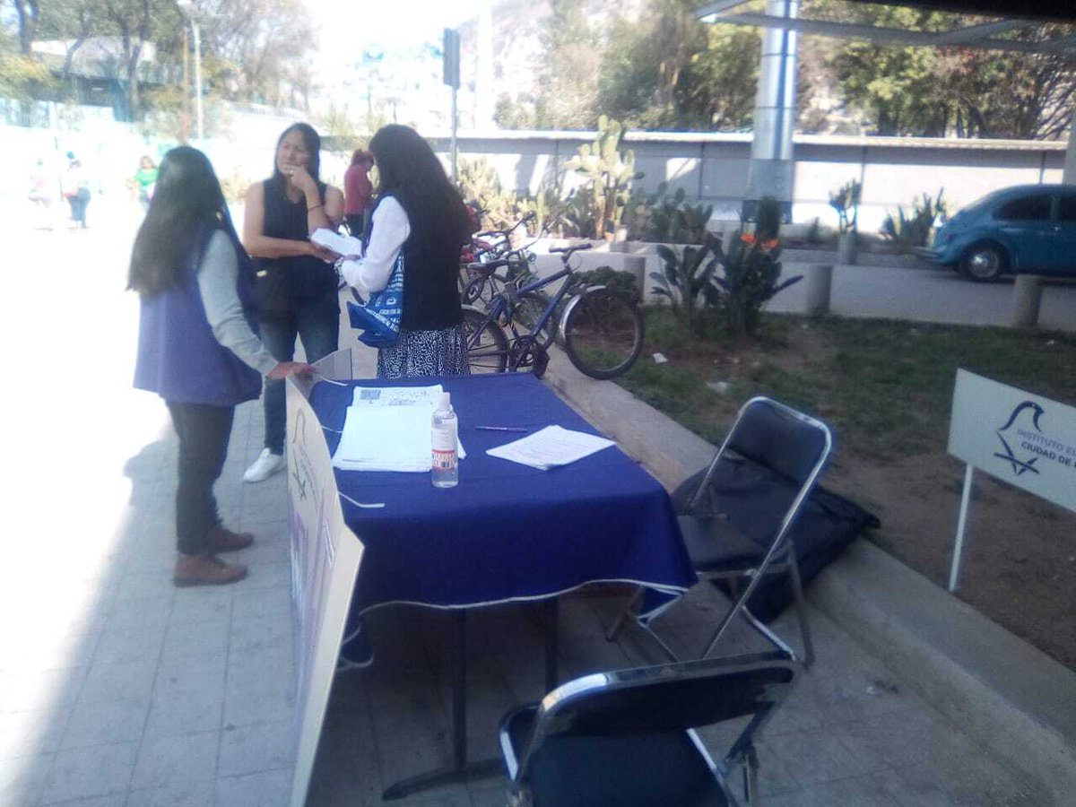 ParticipaIECM's tweet photo. El pasado 03 de marzo del año en curso, personal de la Dirección Distrital 01 del @iecm invitó a las vecinas y vecinos de la zona cercana a la sede distrital a registrar proyectos para la Consulta del Presupuesto Participativo 2023-2024.
#YoSoyParticipación
#PP2023_2024
#OD01 https://t.co/hvChP4zl5W