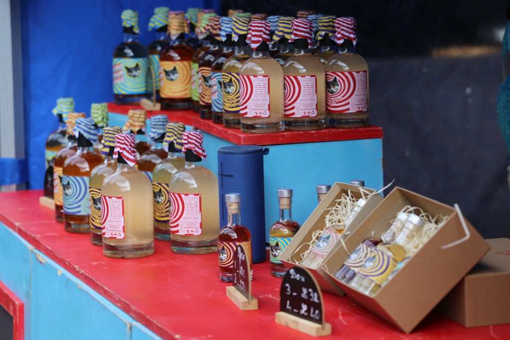 CatfordFoodMkt's tweet photo. You won't just find great food at #CatfordFoodMarket, you'll also find great booze! Whether you're looking for a wee tipple to whet your appetite, or a new bottle for your home bar, we have got you sorted with a fantastic range of locally crafted spirits and drinks! 

Cheers! 🥂 https://t.co/iecbg69lT7