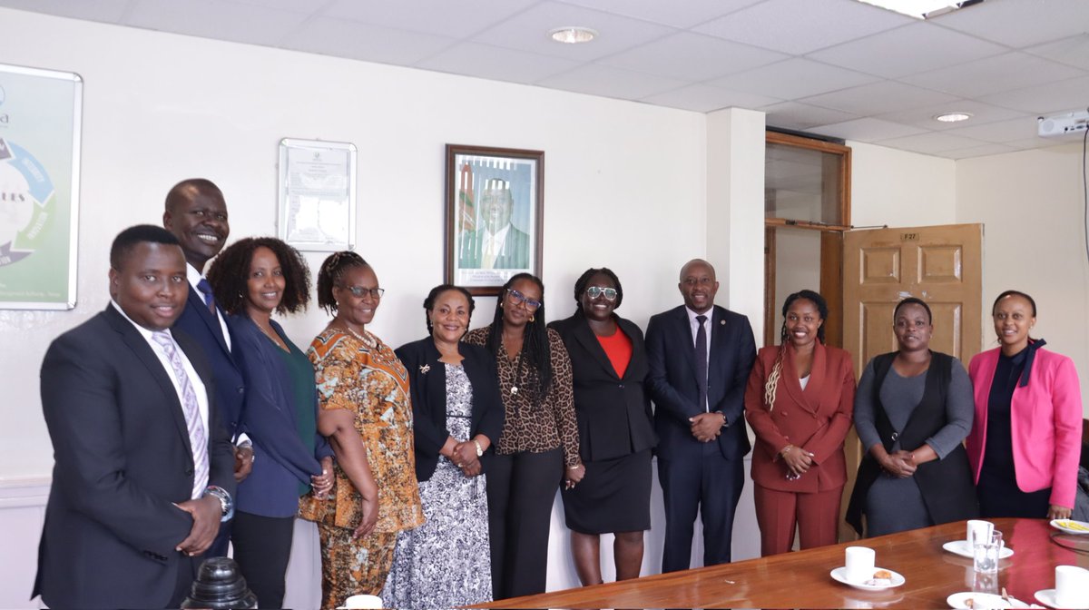 NYC_YouthVoice's tweet photo. Key stakeholders present include: the Office of the Spouse of the Deputy President, the Nairobi River Commission, the Youth Advisory Board Members, @SDY_Ke, @moscakenya @NemaKenya, @Spread_truthKE, @AminaFoundation,@UNICEFKenya, @GhettoRadio895,YSOs,CBOs among others./5 https://t.co/rXuV7sl7v0