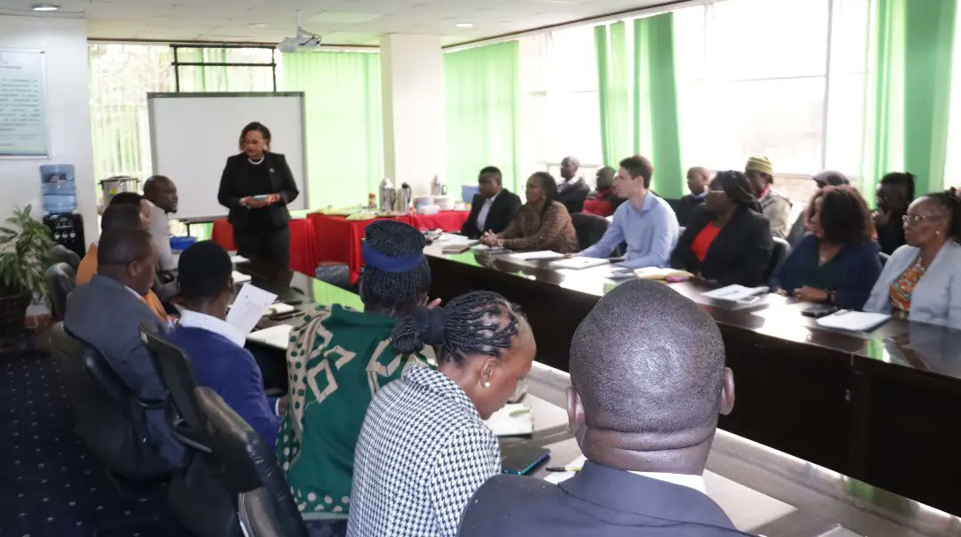 NYC_YouthVoice's tweet photo. Key stakeholders present include: the Office of the Spouse of the Deputy President, the Nairobi River Commission, the Youth Advisory Board Members, @SDY_Ke, @moscakenya @NemaKenya, @Spread_truthKE, @AminaFoundation,@UNICEFKenya, @GhettoRadio895,YSOs,CBOs among others./5 https://t.co/rXuV7sl7v0