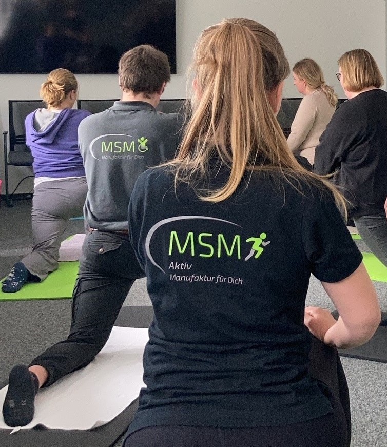 MSM Betriebssport -aktiv gegen #Rückenschmerzen,
mobil in den Frühling!
Jede Woche wird gemeinsam und unter Anleitung einer Physhiotherapeutin aktiv die Rückenmuskulatur  der Kollegen trainiert. 
Danke an sandra-berfelde.de und unserem Kollegium für das große Interesse.