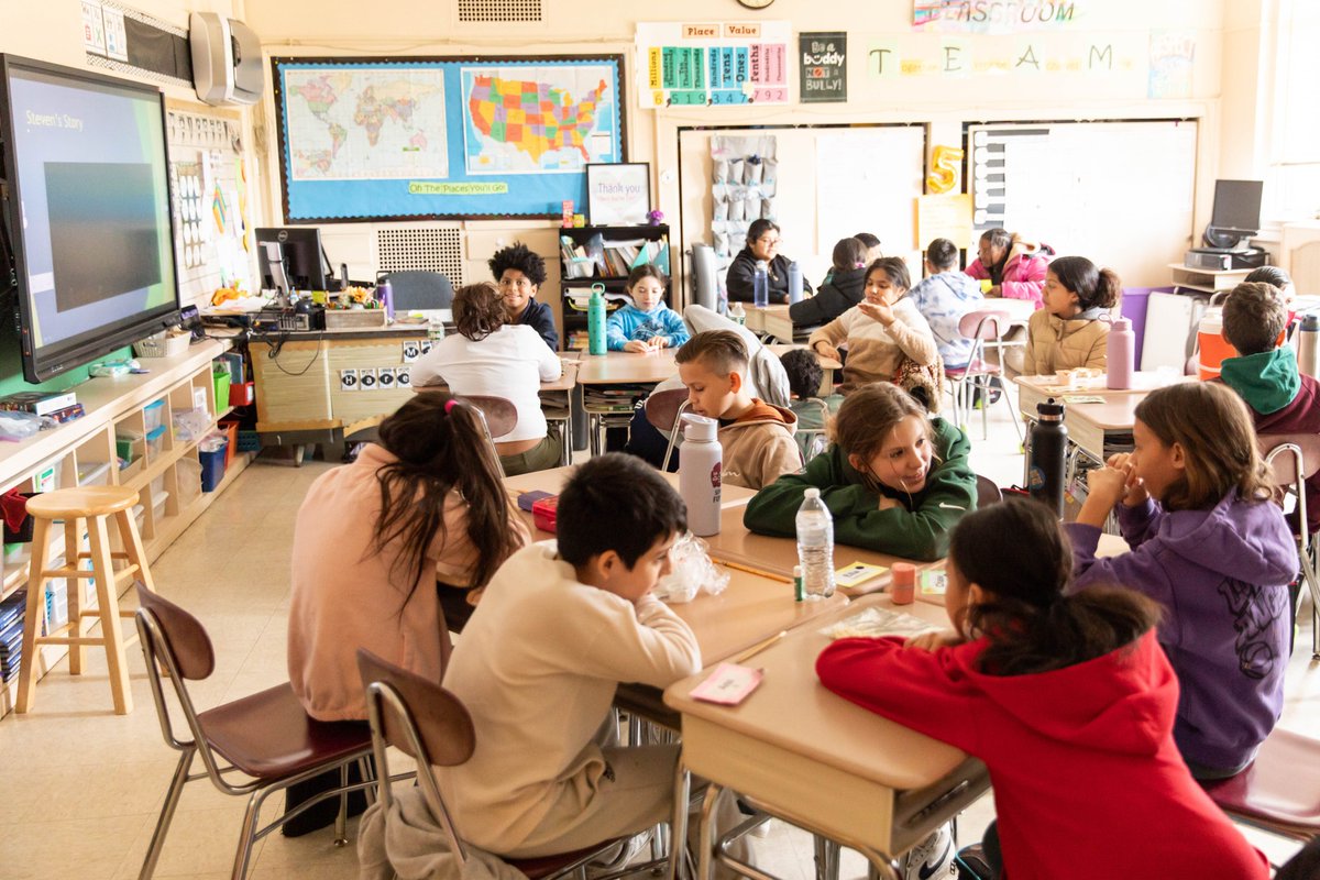 GlenCoveSchools's tweet photo. Thank you to The Safe Center LI, inc for speaking to our Landing fifth graders about internet and digital safety. @thesafecenterli @gcsd_landing #thesafecenterli #GlenCoveSD #GCSD #LandingSchool https://t.co/jwT3cD35TE
