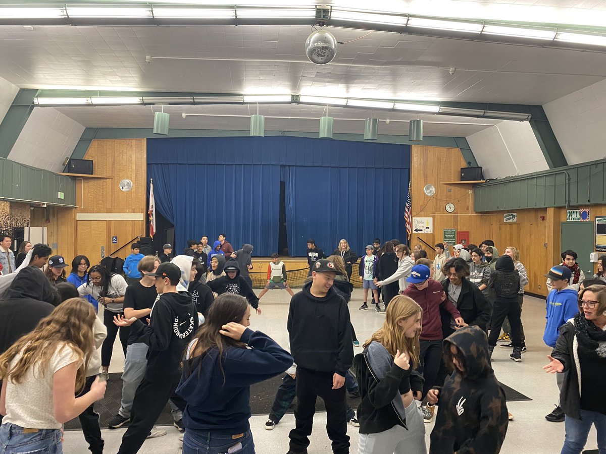 MustangsPHMS's tweet photo. Wednesday was an exciting day with our team from #IgniteNation. Students learned about themselves and others to strengthen our community. We are excited to continue our work to embolden Mustang PRIDE in all https://t.co/tskitSSjig