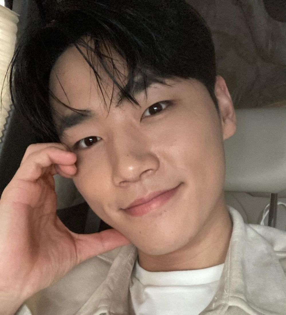 _Summer860918's tweet photo. ジャルジャル後藤、さや香新山、2PMジュノ、俳優イミンジェ
みんな同じ顔に見えるんだけど🤔 https://t.co/WuPGjY0fEt
