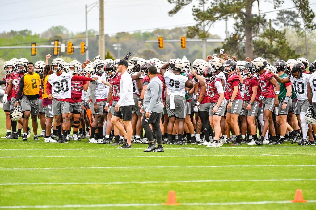 ⚔️ L O V E ⚔️