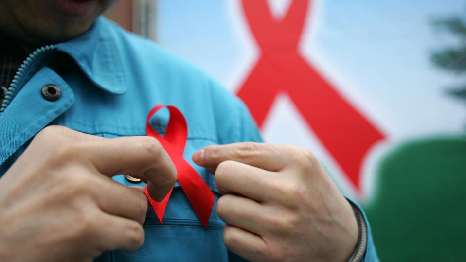 Forbes's tweet photo. New York Woman Cured Of HIV With New Treatment https://t.co/08YJnZJssK https://t.co/1z6T16YSMT