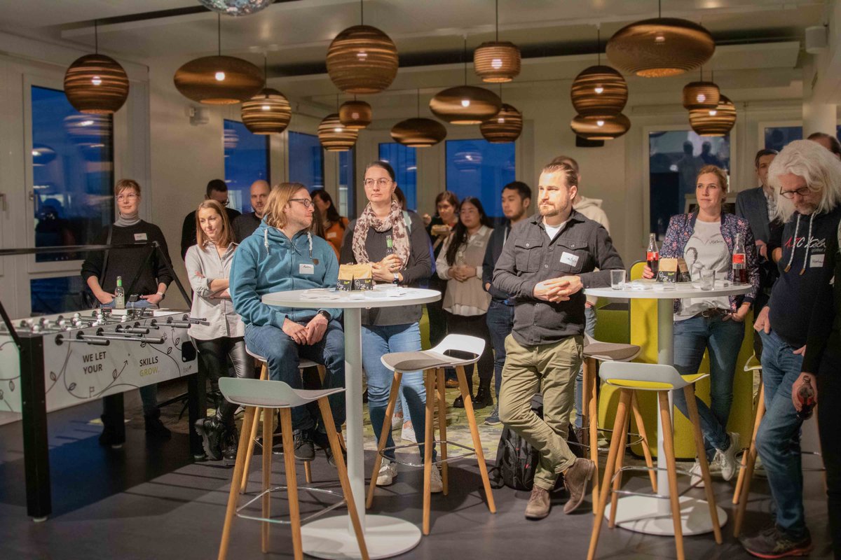 lisegmbh's tweet photo. Wir durften den 134. Scrumtisch Köln hosten! Erkenntnisreiche Sessions. Teilnehmer:innen, die wertvolles Feedback geben. Eine Community, die sich gegenseitig unterstützt. Vielen Dank, an alle, die da waren! 💚

#scrumtisch #scrumtischkoeln #scrum https://t.co/AzYmV0bmVp