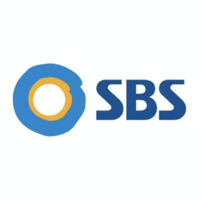 DramalandBR's tweet photo. 📰 | A emissora SBS vem recebendo inúmeras críticas na Coreia do Sul, após mudar o discurso da atriz Michelle Yeoh no #Oscars deste ano.

No discurso de aceitação do prêmio de Melhor Atriz, ela disse: "Senhoras, não deixe ninguém dizer que você já passou do seu auge". https://t.co/1YVjREYSMp