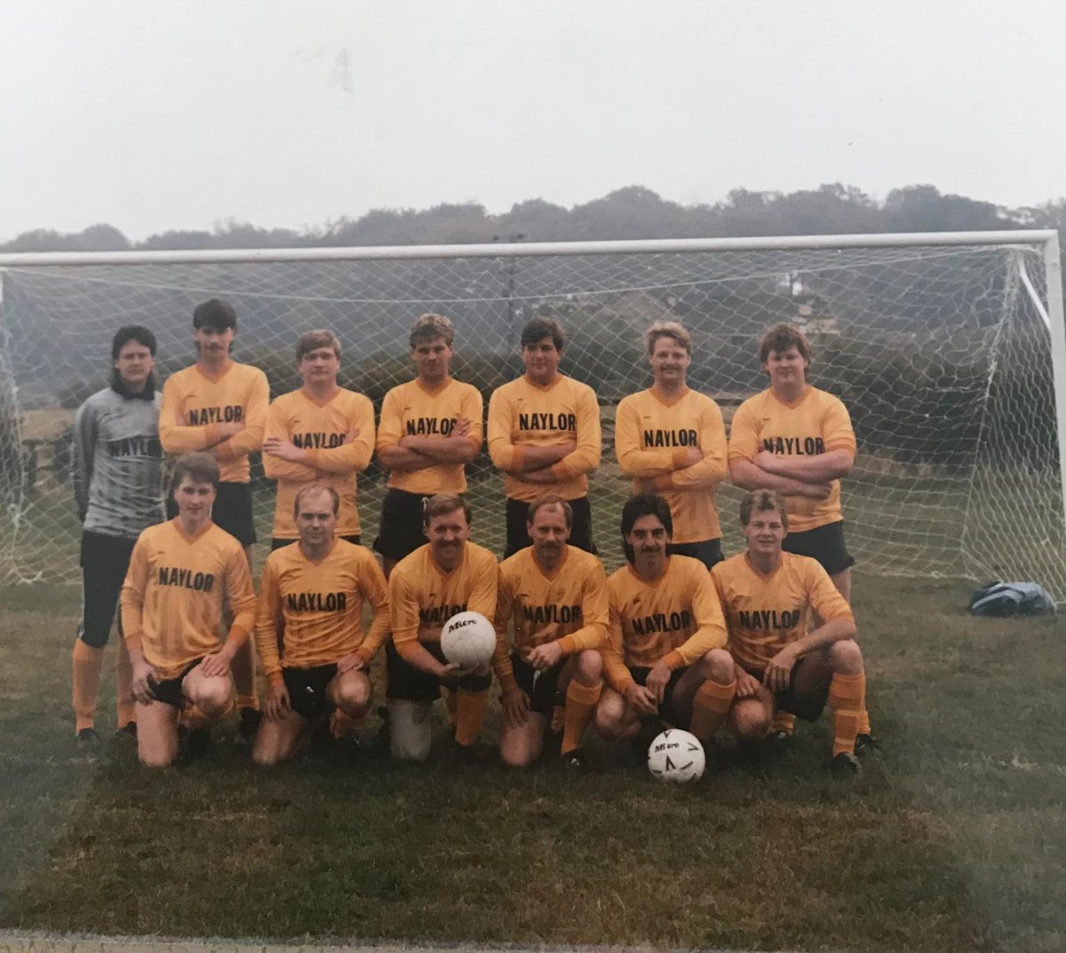 Naylor_Ind's tweet photo. With the FA Cup in full swing it seemed appropriate to share this Throwback Thursday photo from the 1980s of the Naylor football team, sent in by Stanley Newiss.
#facup #football #throwbackthursday #teamnaylor https://t.co/TEn4pfrM5a