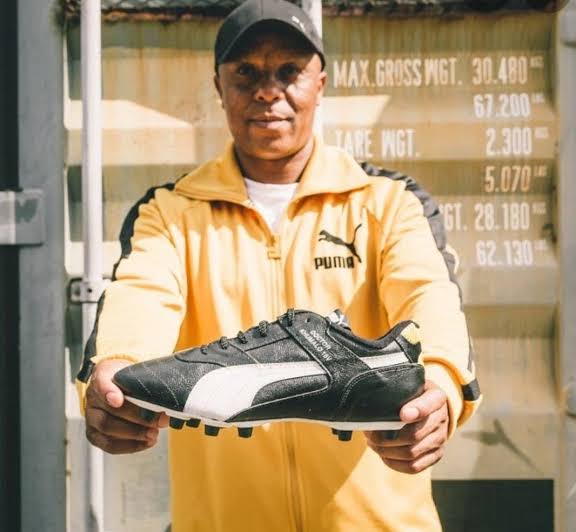 joy_zelda's tweet photo. His name is Doctor Khumalo,His a Living Legend Retweet if you agree He's a Legend 
Bheki Cele Hlomu 20th of March #RamaphosaMustGo Dr Nandi #NationalShutdown Julius Malema The EFF https://t.co/tAJweycjjg
