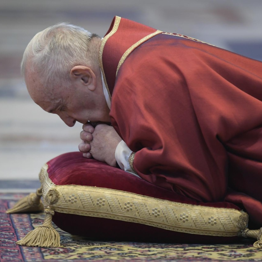 VaticanNews's tweet photo. Pope Francis' Gospel Reflections

"What is not expressed in love of neighbour is not true love of God; and what is not drawn from one’s relationship with God is not true love of neighbour." (25 October 2020)

https://t.co/C0iI6jq7Mt https://t.co/j0Uuc7fgwE