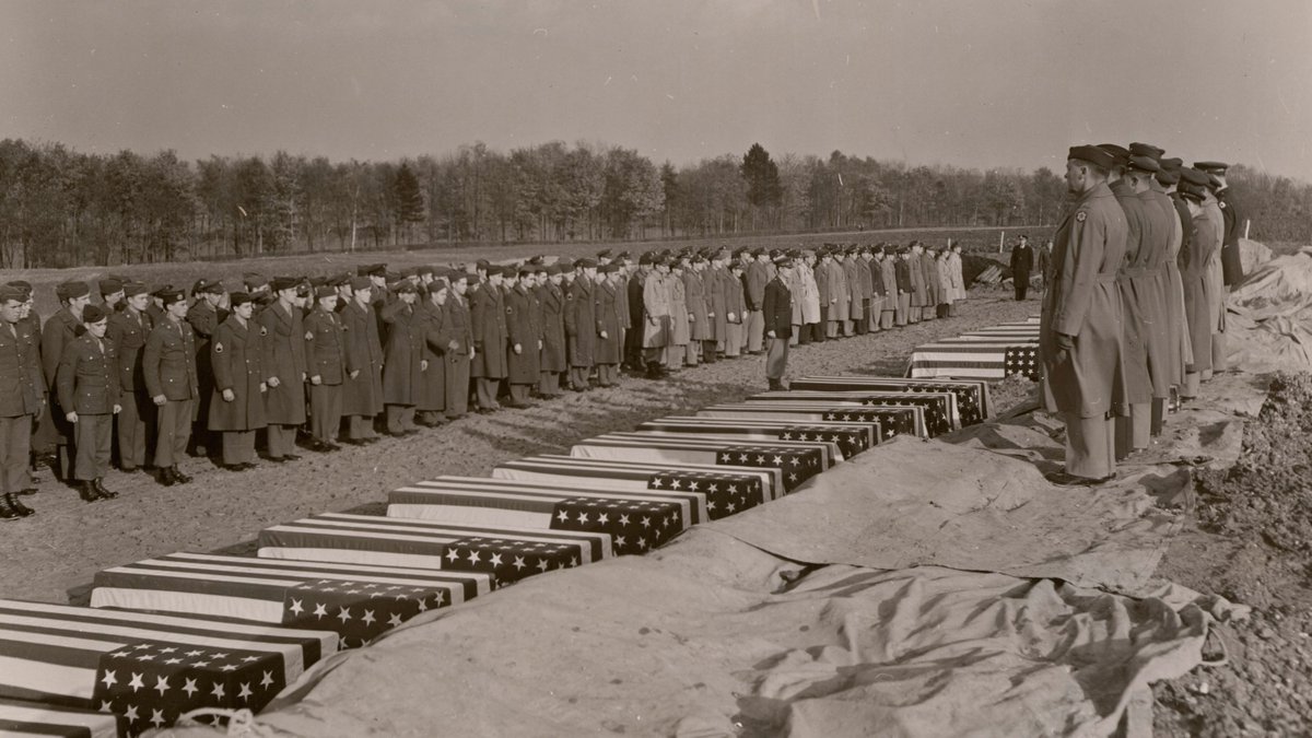 usabmc's tweet photo. Do you recognize these ABMC sites from @USNatArchives online library?
#ABMC100 #TheirLegacy #OurPromise https://t.co/S8B5aoggu3