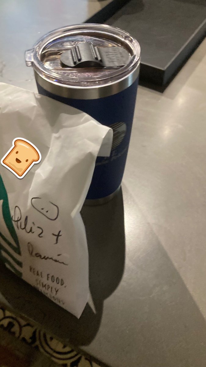 Cachorryx's tweet photo. Días Banda!!! (@ Starbucks in Ciudad de México, CDMX) https://t.co/YiY56B6OhO https://t.co/YPwUEeOqAO