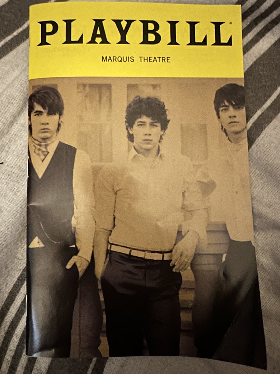 🚨 Hey <a href="/jonasbrothers/">Jonas Brothers</a> fans! I feel bad for people who didn’t get to go to the Broadway shows, so I’m doing a giveaway for my self titled playbill!

✨ All you have to do is:

• Follow me
• Retweet this Tweet

And your entered!!! 🫶🏼

Ends Thursday 3/23/23 @ 10:00 PM EST 😊😊😊