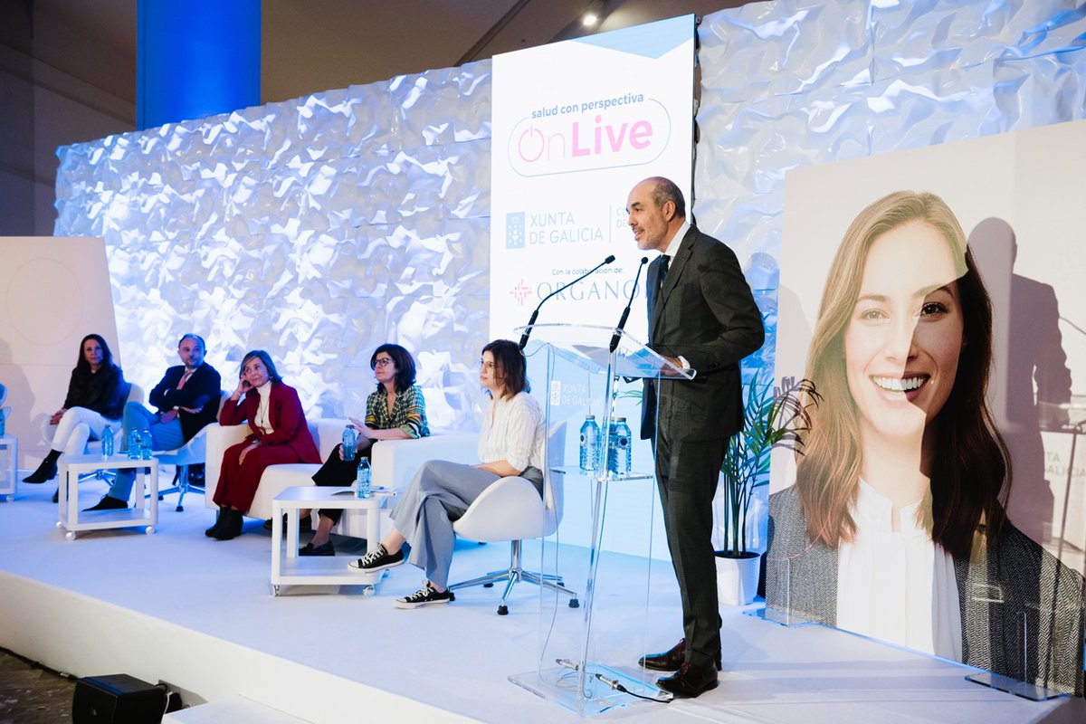 OrganonEspana's tweet photo. En la mesa debate del Foro #SaludconPerspectiva, expertas y expertos gallegos de diferentes áreas han reflexionado acerca de cómo los condicionantes biológicos, socioculturales y sanitarios influyen en los problemas de #salud de las #mujeres. https://t.co/X8JON6x4WY