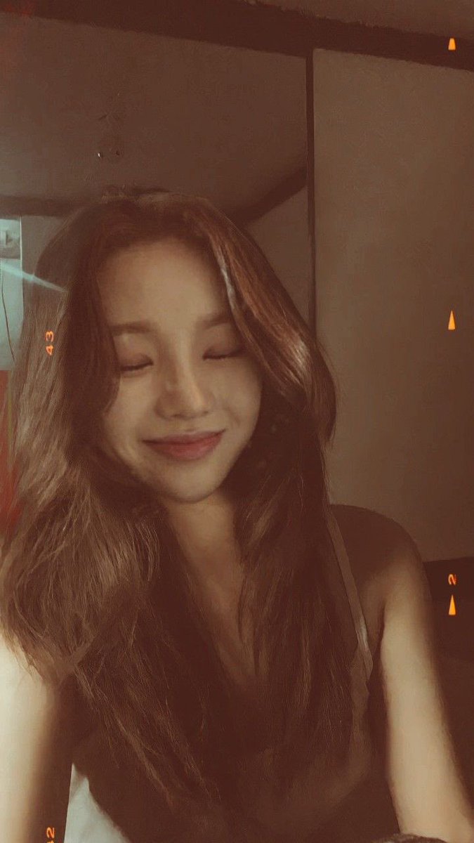 rinasloverr's tweet photo. 11:11
#MYSD #MYSelcaDay #KARINA #aespa @aespa_official #BOTAT https://t.co/un7GBr85UO