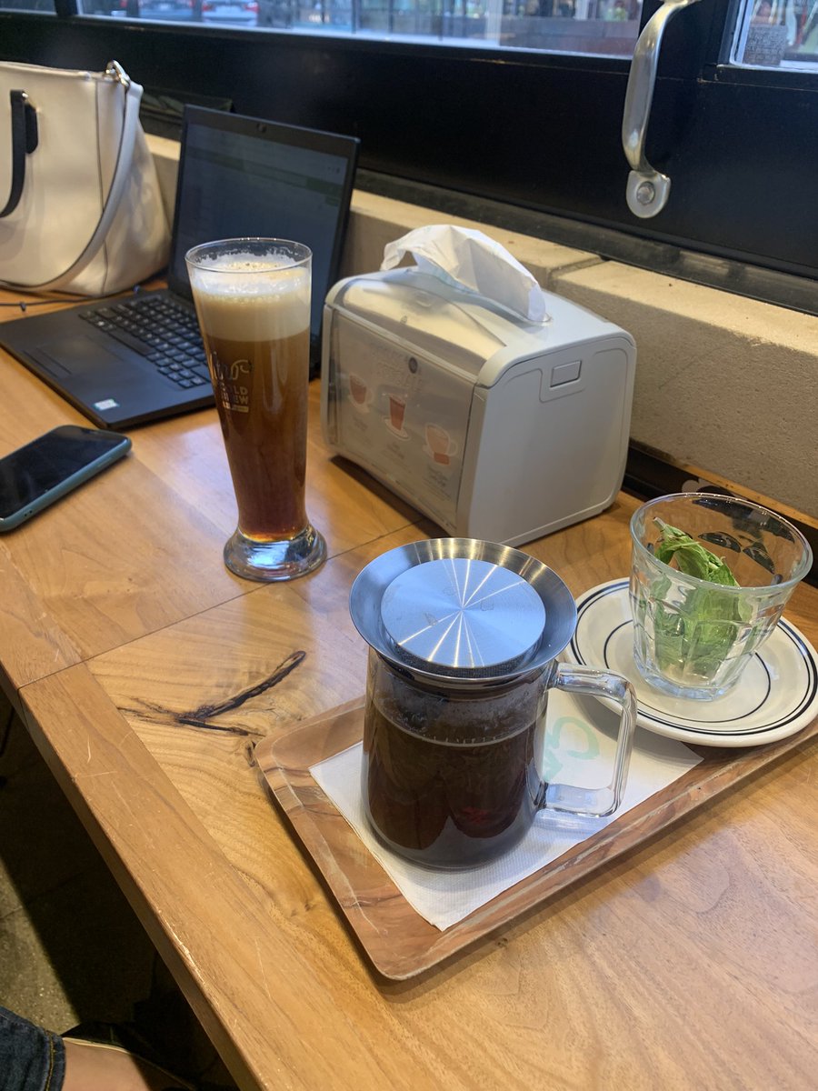 loraquelnelson's tweet photo. My favorite early morning LLS Visionaries of the Year planning and strategizing spot: @GoddessBaker 

#coffeeshops #milwaukeecoffee #mke #milwaukee #lls https://t.co/UbMp7kdNkZ
