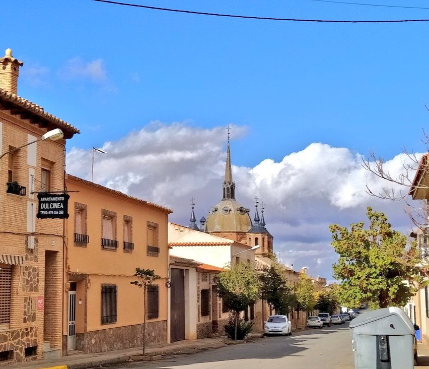 SanCarlosValle's tweet photo. Pronto será el #DíadelPadre, date una vuelta y disfruta de este día en nuestra @HospeSantaElena , taberna y bares:
#CasaManuel
#ElGuerra
#LaBodeguilla
#Guchin
¡¡Que la vida es breve!! 🥂 Y de paso descubre a este personajillo 👇😜 https://t.co/SPaFxyPZqJ