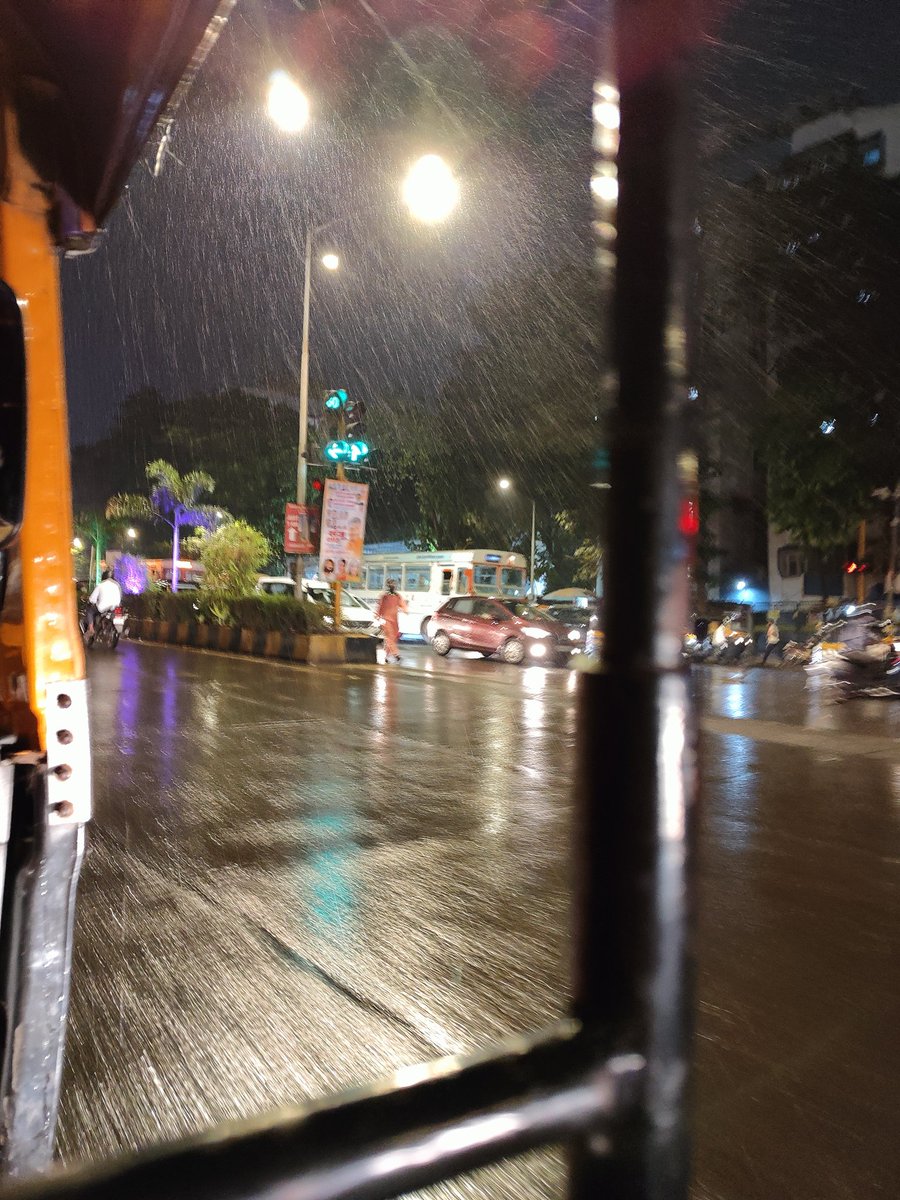 Samaritan119's tweet photo. #MumbaiRains https://t.co/NGDSvblYUh