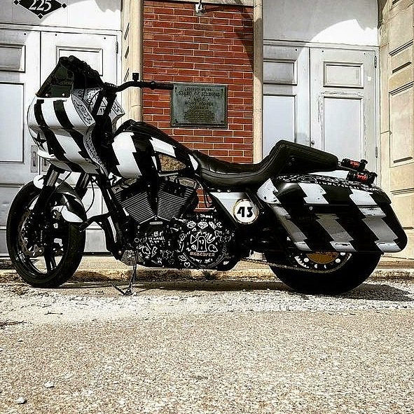 PBWestCoast's tweet photo. @ ozee_built #performancebagger #performancebaggerswestcoast #performanceisalifestyle #iride #harleydavidson #motorcycle #fxr #fxrt #performancebagger #custom #motorcycles #harley https://t.co/oVSa0KqSVf
