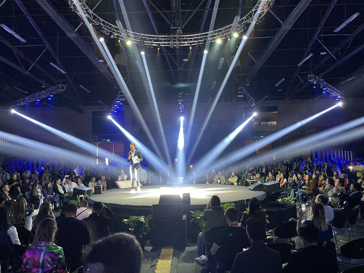 Estrenando el stand de <a href="/BBVASpark/">BBVA Spark</a> en #Startco2023, uno de los eventos de referencia en el ecosistema colombiano que reúne a +360 startups. ¡A por ello!