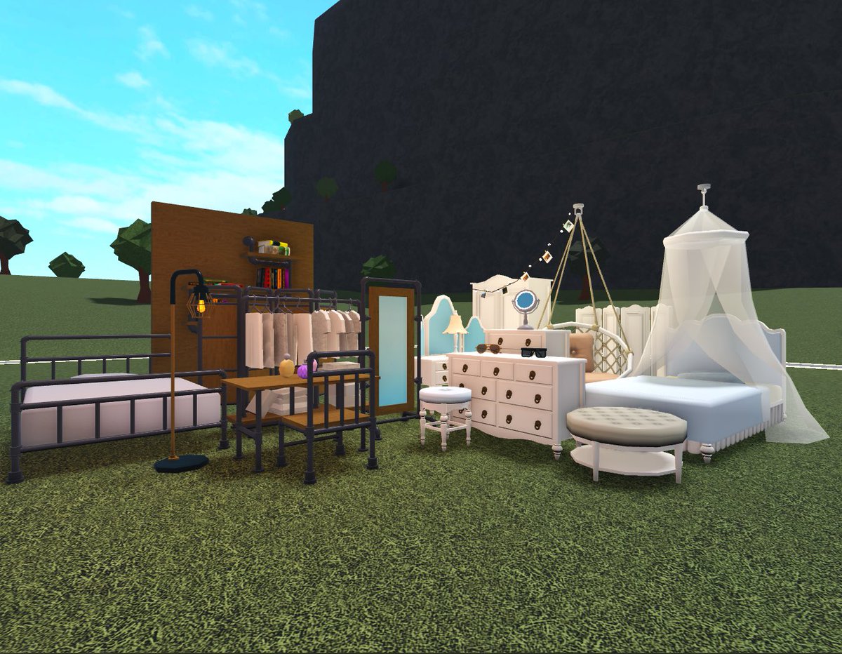 The Bloxburg Times on Twitter "What is your favorite? Fancy⚜️ or Pipe🪑