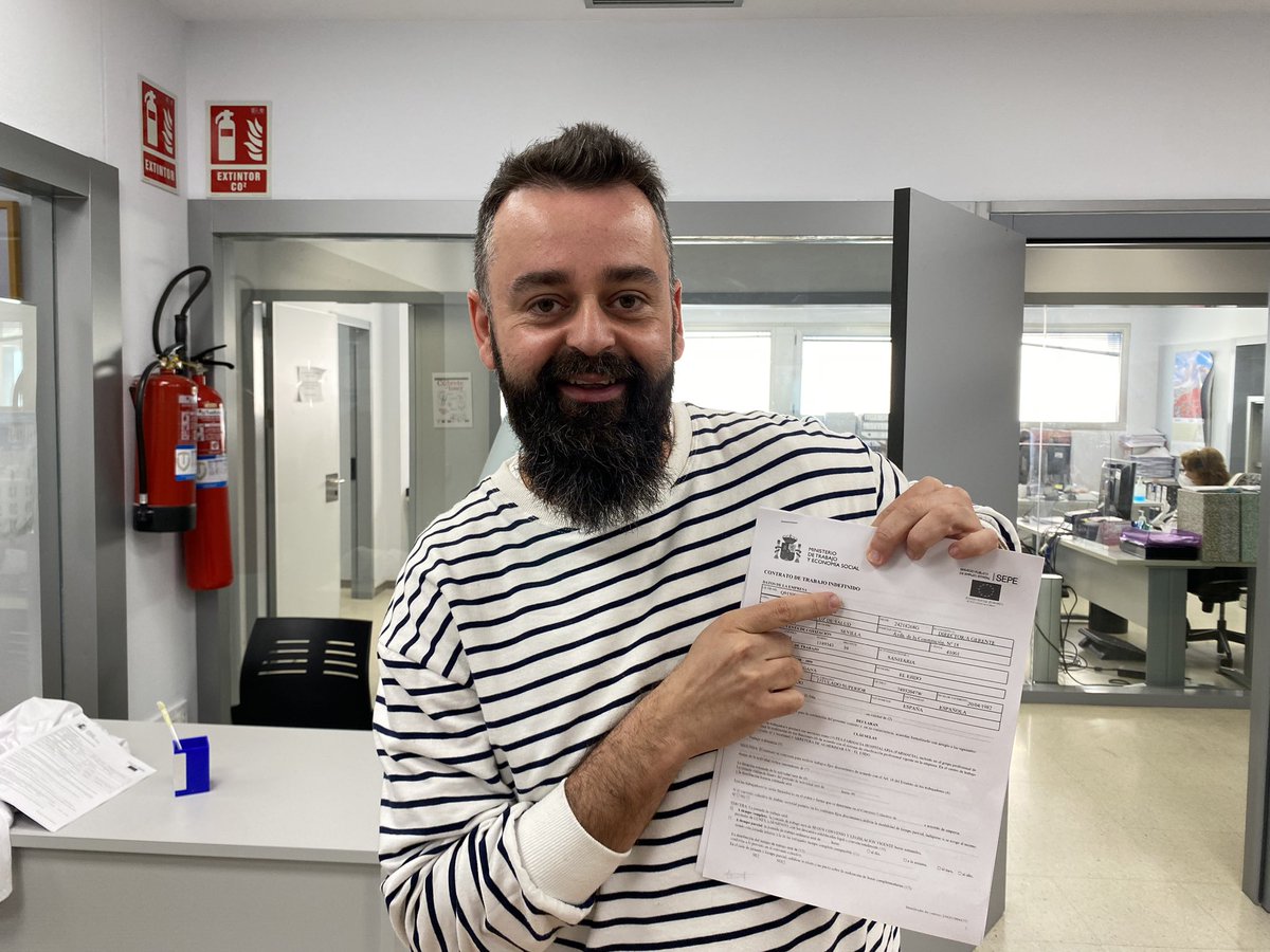 Farmacia Poniente tweet media