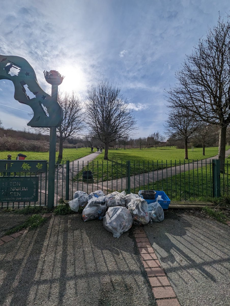 FriendsofLMG's tweet photo. 💚 Fantastic litter pick today at Luton Millennium Green for Great British Spring Clean 2023!

#GBSpringClean #KeepKentClean

@ArchesLocal https://t.co/DOvYTEWxeO