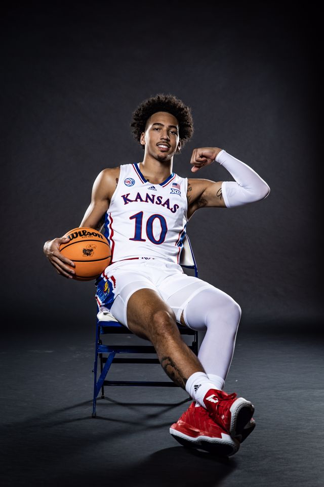 flashpicks's tweet photo. If Kansas &amp; UCLA both win today we'll give 4 followers who likes this tweet $25 each 💰

We'll also add $20 if either team wins by 20+ points.

RT = bonus entry
Must be following @flashpicks https://t.co/EAGb45ODJQ