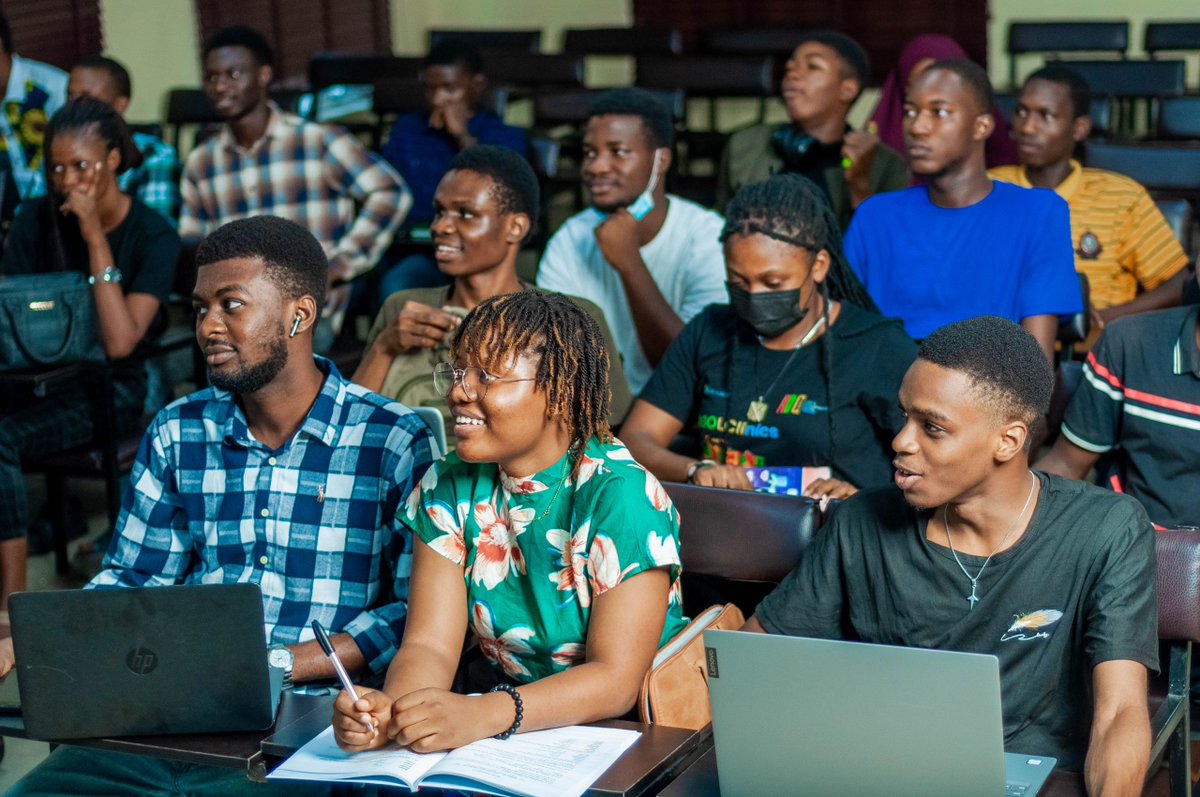 toby_solutions's tweet image. Are you looking to break into the tech industry but don't have a traditional computer science background? Consider attending a coding boot camp!
Here are some of the best coding boot camps to consider: