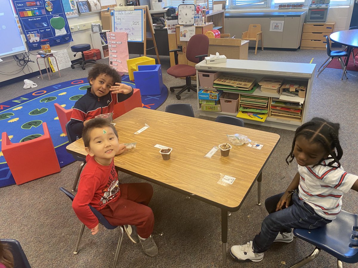 HFBPreK's tweet photo. This week we have been learning all about worms! 🪱 Students followed steps to make a tasty treat, “worms” in a cup! #hfbtweets https://t.co/fgHDynd8Bp