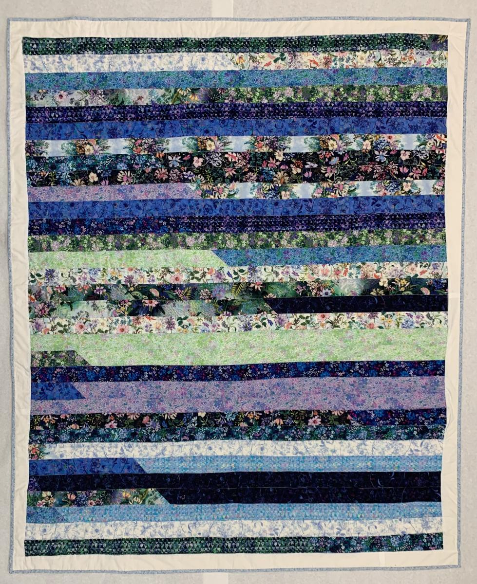 QuiltFestival's tweet photo. LONG BEACH FESTIVAL EXHIBIT PREVIEW
Onalaska Middle School Quilt Artists
Children are the future of not only the quilting industry, but the world. Students at Onalaska Middle School in Onalaska, WA learned to design, piece, quilt, longarm quilt, &amp; hand finish their own projects. https://t.co/PJVPxfB9h0