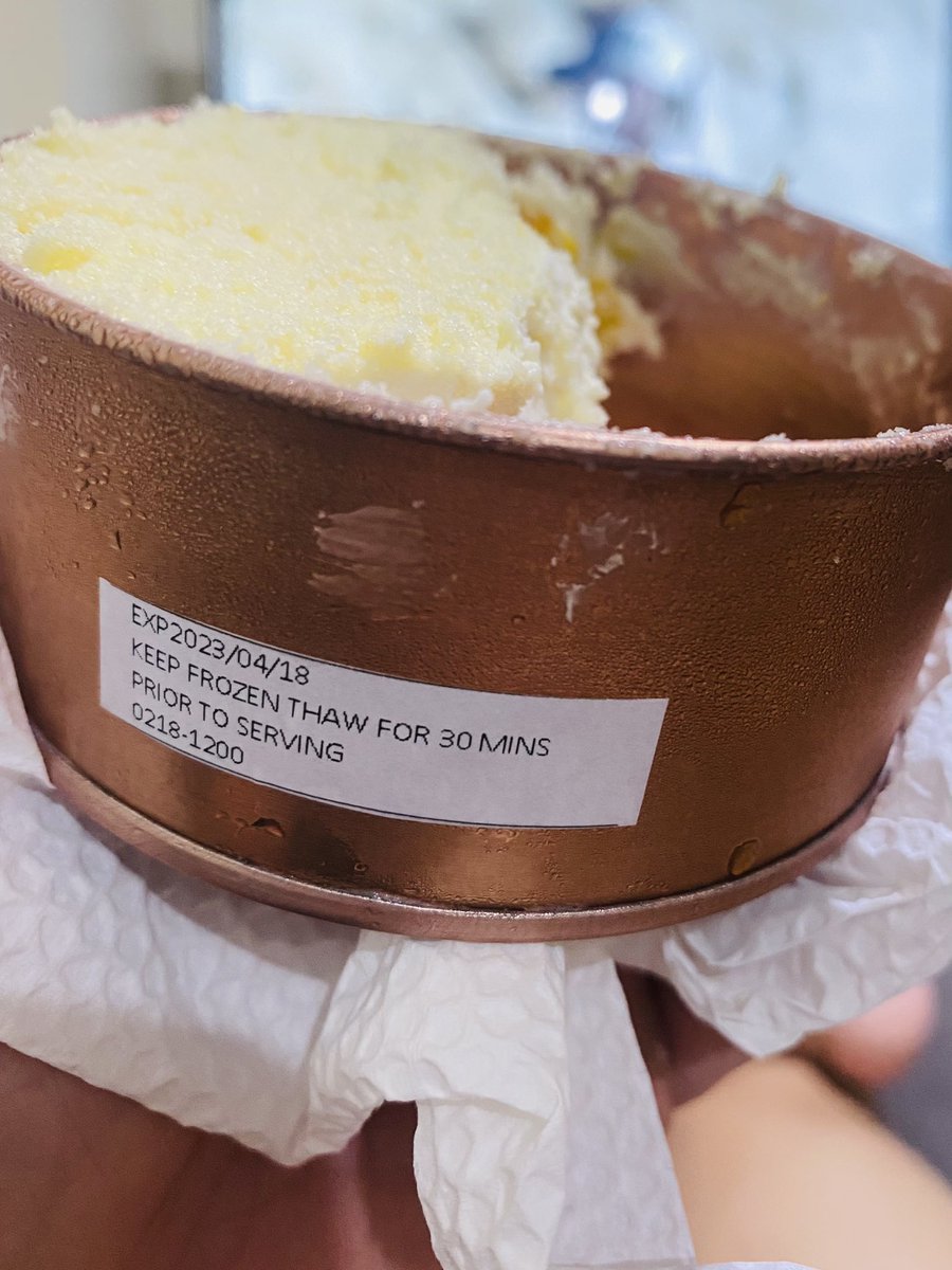 kotzallen_'s tweet photo. Ay thaw pa pala dapat. HAHA
Found something better than conti’s mango bravo. #lesucrelab https://t.co/MWVsFMjdzK