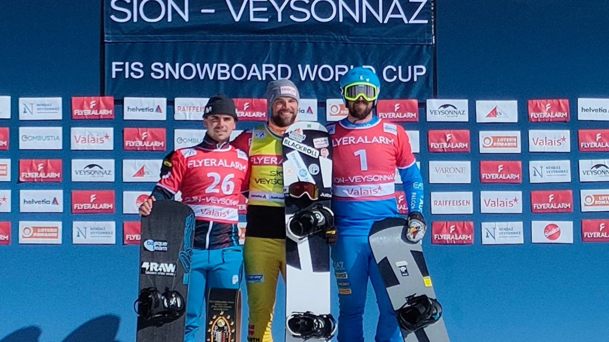Atudem_es's tweet photo. 🥈 Histórica segunda posición para Álvaro Romero en la Copa del Mundo de Veysonnaz (Suiza). El jovencísimo deportista vasco del Movistar SBX Team de tan sólo 19 años ha dado una auténtica exhibición 👏👏

@RFEDInv #ATUDEM #YoEsquioEnEspaña https://t.co/by7T7evcsY