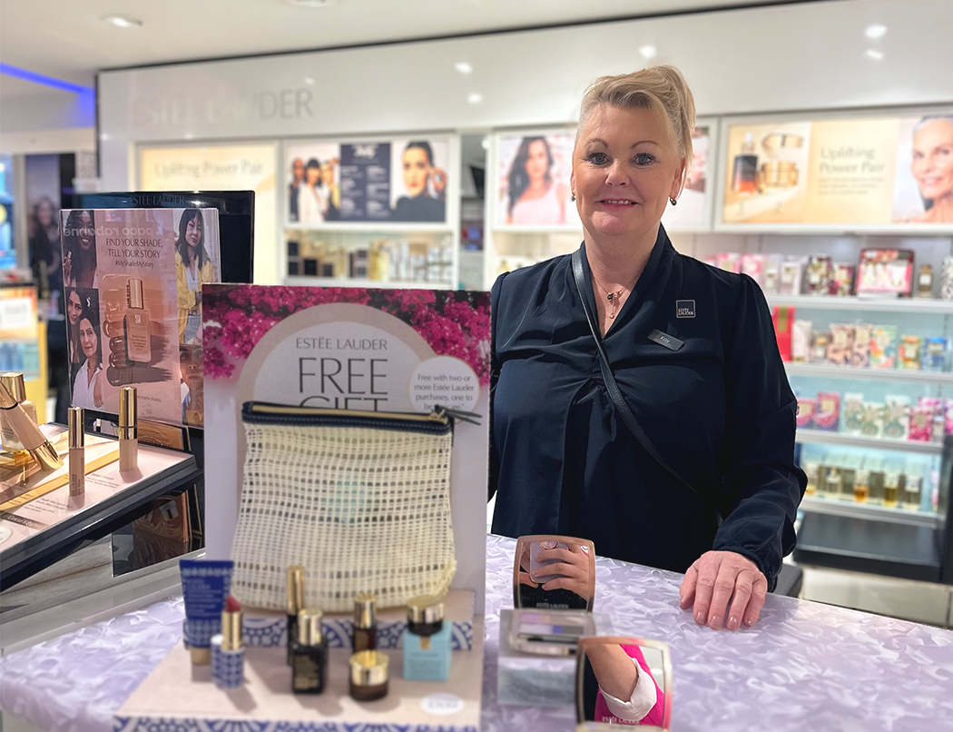 Your FREE GIFT from @EsteeLauderUK  Lauder is available from today! Receive all of these incredible products for FREE when you purchase two or more items from Estée Lauder, one to be skincare. Visit: barkers.co.uk/.../your-free-… to find out more
While stocks last. Offer ends 1st April