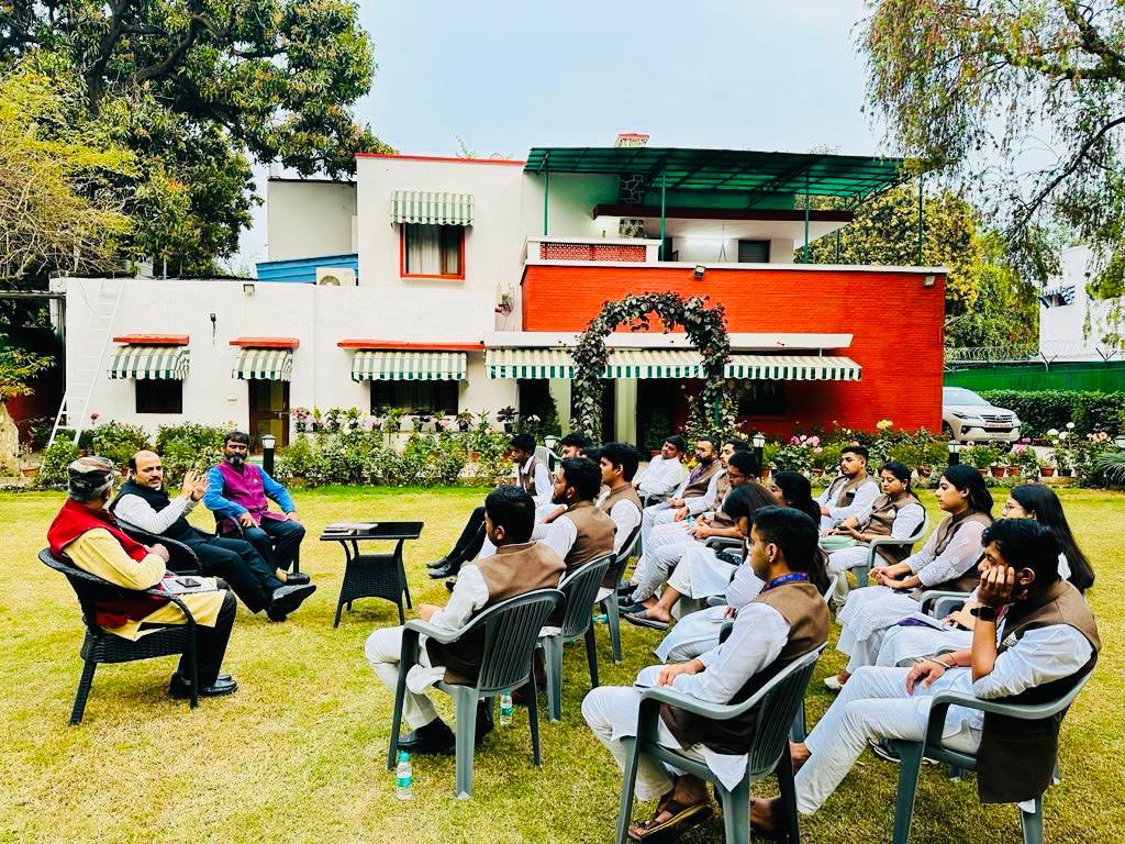 KDanishAli's tweet photo. It was pleasure interacting and sharing the experiences of my political journey, with the ‘leaders of tomorrow’, the students from MIT School of Govt, Pune, doing Masters Programme in Political Leadership and Govt. Hope they’ll learn and lead the country with values in politics. https://t.co/Io71G2kJj4
