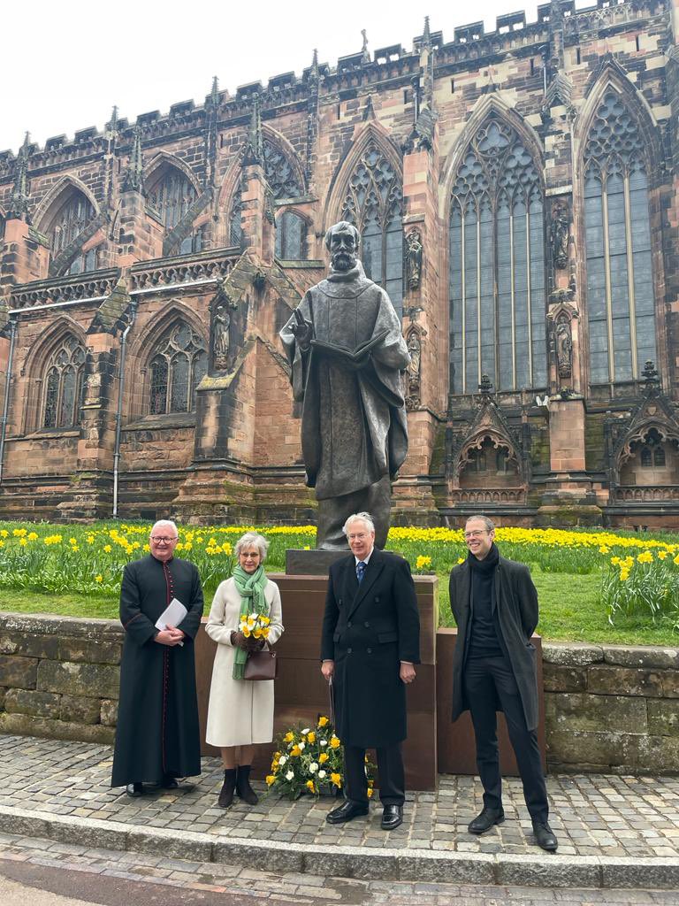 pwalkersculptor's tweet photo. A nice afternoon spent reflecting on nearly 7 years work @LichfieldCath as #artisitcdirector and #artistinresidence - discussing the major #art #installations #engagement and #stchadstatue with the Duke and Duchess of Gloucester on their visit to the #Cathedral https://t.co/gt9h7feQLi