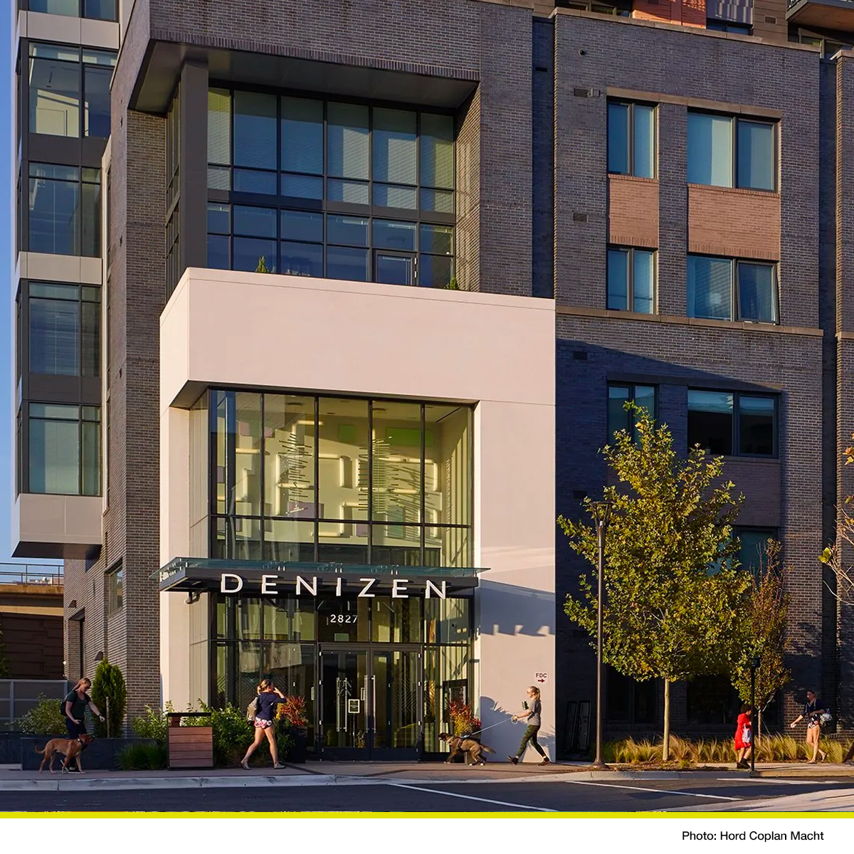 questwindows's tweet photo. Our Denizen project in Alexandria, VA's Eisenhower Square always looks great no matter your perspective. Partners: Rushmark Properties, @HordCoplanMacht, Hitt, and @advancedwindow.
#WeCladSkyscrapers #apartment #condo #architecture #fenestration #windows https://t.co/aFIlfbqniI