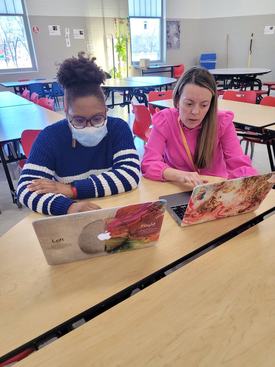 Broken_crayon1 tweet media