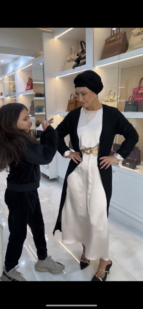 loveluxuryuk's tweet photo. Turning my mum into me !!!!!
#billionaire #loveluxury #richfamily #success #haters #fyp #london #knightbridge #harrods #luxury #hermes #money #rich #enterpreneur https://t.co/FDasrRGepI