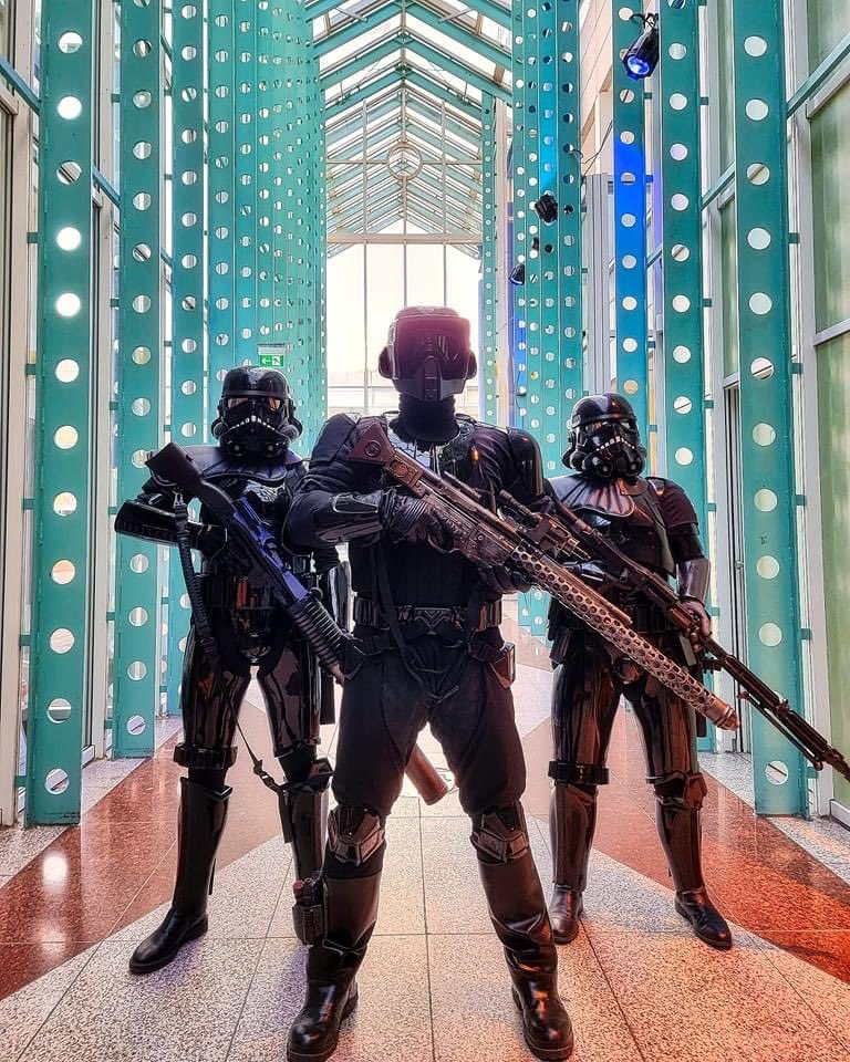 501stLegion's tweet photo. Back in Black.🎶
For more information on the 501st Special Operations Detachment please visit:
💥 https://t.co/4UWaqkukHR
@501stGG #501st #StarWars #ShadowScout #ShadowStormtrooper #SpecOps #SwiftRelrntless #SilentBadGuysDoingGood https://t.co/DfeTr0SyDf