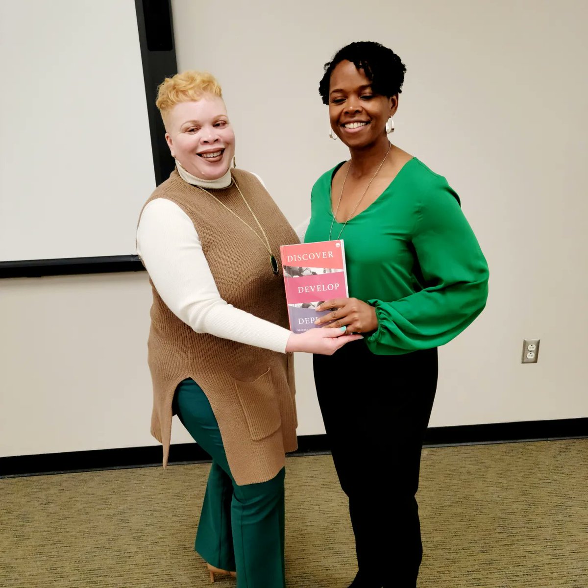 montra_rogers's tweet image. @SocialStudiesSS  is #DiscoveringDevelopingDeploying with our phenomenal partners. Who is ready to join the movement? #ActiveClassroom #DistrictPartnerships #PartnersWithAPurpose