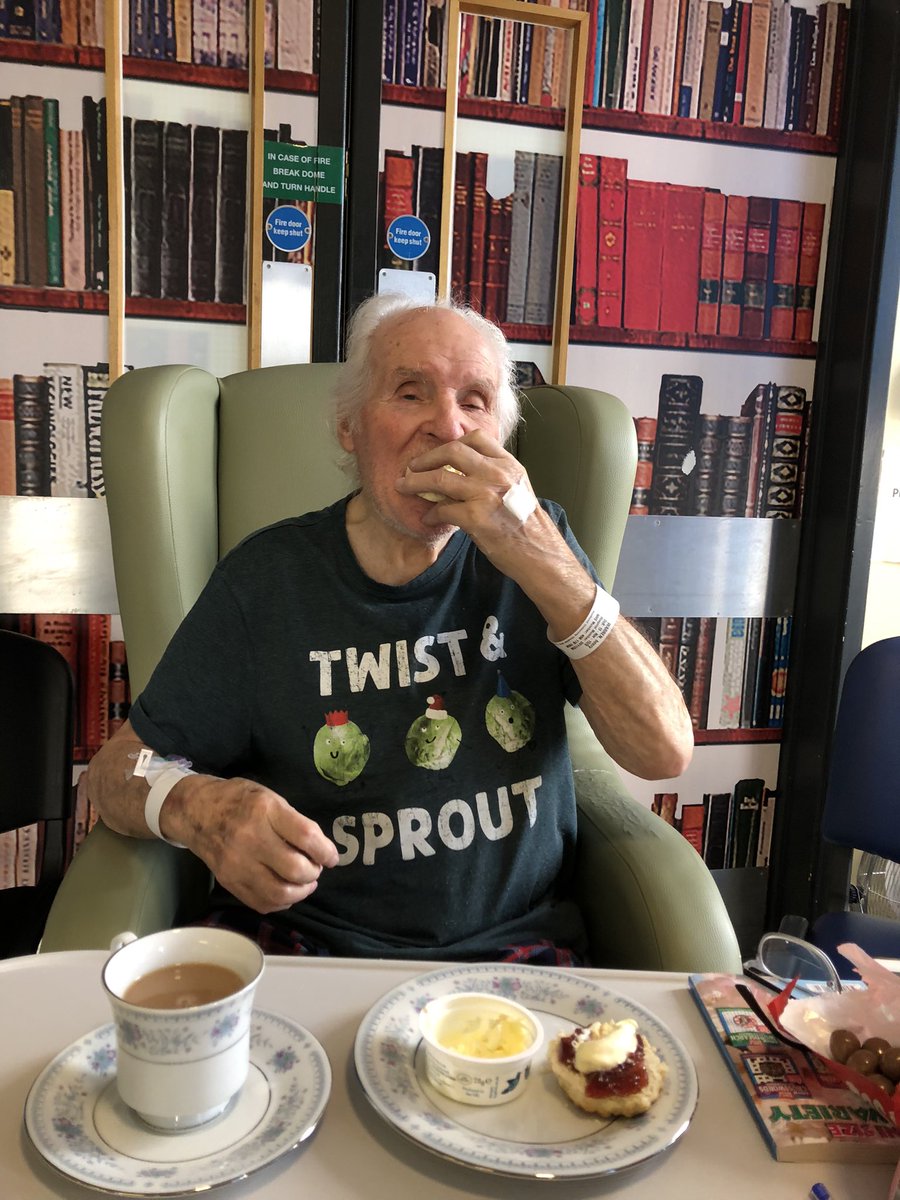 HelenCu52239239's tweet photo. #nutricianweek #scones #tea @BuckleClaire @MSEHospitals @MSEPatientExp @JJegard @myuran_k5 @SarahHa65240369 https://t.co/vKfF9KeeQW