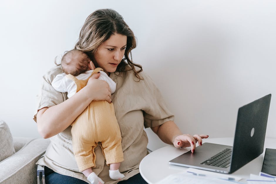 RetenBenefit's tweet photo. @Ready_Nation reported that 85% of primary caregivers said child care challenges are cutting into their productivity, causing them to be late for work, miss days and be distracted on the job. https://t.co/iLTujbTZGt #childcareasabenefit #childcarebenefit #childcarecrisis https://t.co/c9aXD6VDJF