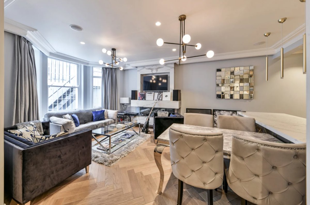 onemovegroup's tweet photo. A meticulously remodeled turn-key lateral two-bedroom garden apartment. This stylish two- bedroom, two-bathroom garden apartment boasts a great size bay fronted reception room, a feature modern kitchen and a spectacular master bedroom suite. https://t.co/9qUfNO6SRn