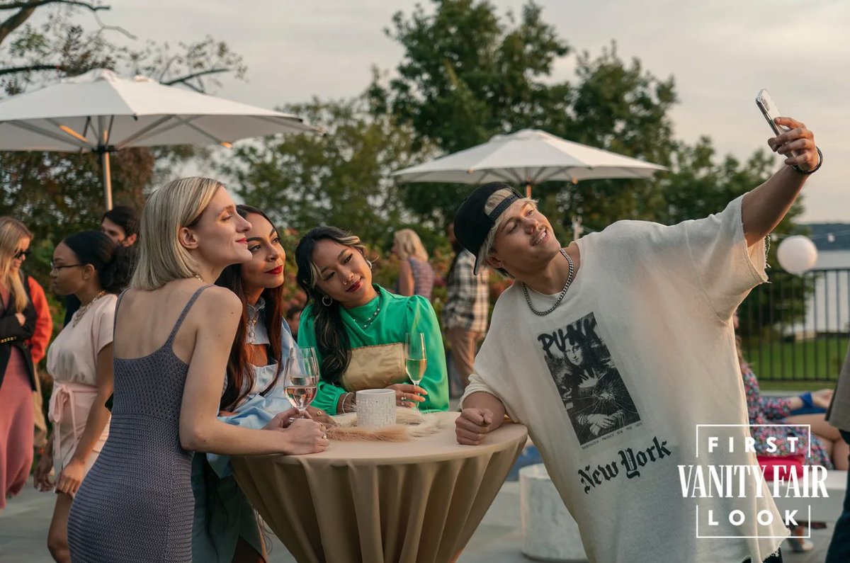 The Other Two Season 3 premieres May 4!! Guest stars include Simu Liu, Fin Argus, Ann Dowd, Edie Falco, Ben Platt, Dylan O’Brien, and Lukas Gage! vanityfair.com/hollywood/2023…