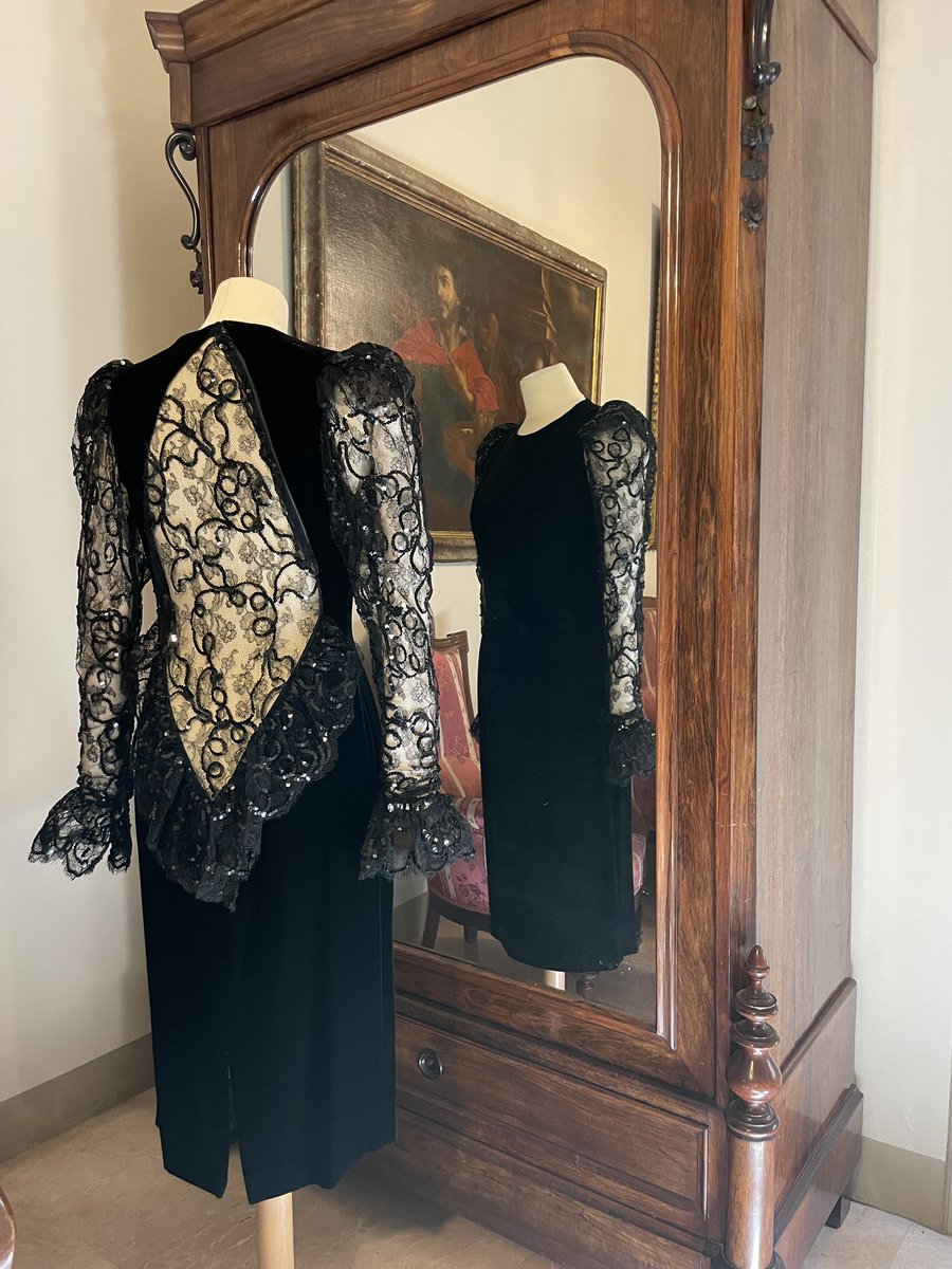 Per fi he visitat la <a href="/FRocamora/">Fundación Rocamora</a>! Sempre val la pena visitar-la, però fins el 30 d’abril hi trobareu l’expo ‘El negre, del dol a la seducció’.