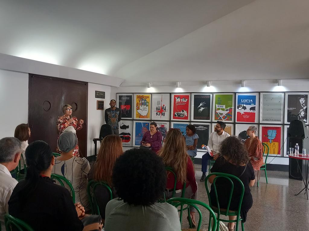 cubacineicaic's tweet photo. #AHORA: La✍️Laidi Fernández de Juan y @liscuestacuba, directora de Eventos del @CubaEsCultura comentan sus impresiones sobre 🎞Todos los días son 8 de marzo
#ProyectoPalomas
#ProgramaNacionalparaelAdelantodelasMujeres #CentroFélixVarela
#EmbajadadeCanadáenCuba
#COSUDE #ICAIC https://t.co/3qGmjH9fah